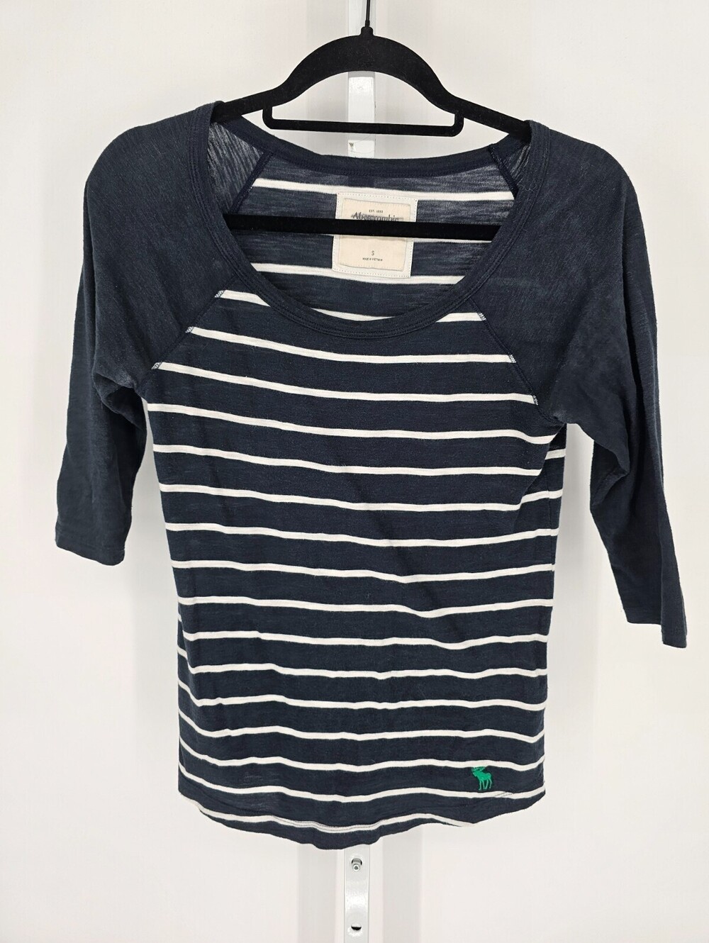 Abercrombie & Fitch Womens Sz S 3/4 Sleeve Fitted T Shirt Navy Blue Striped Y2K